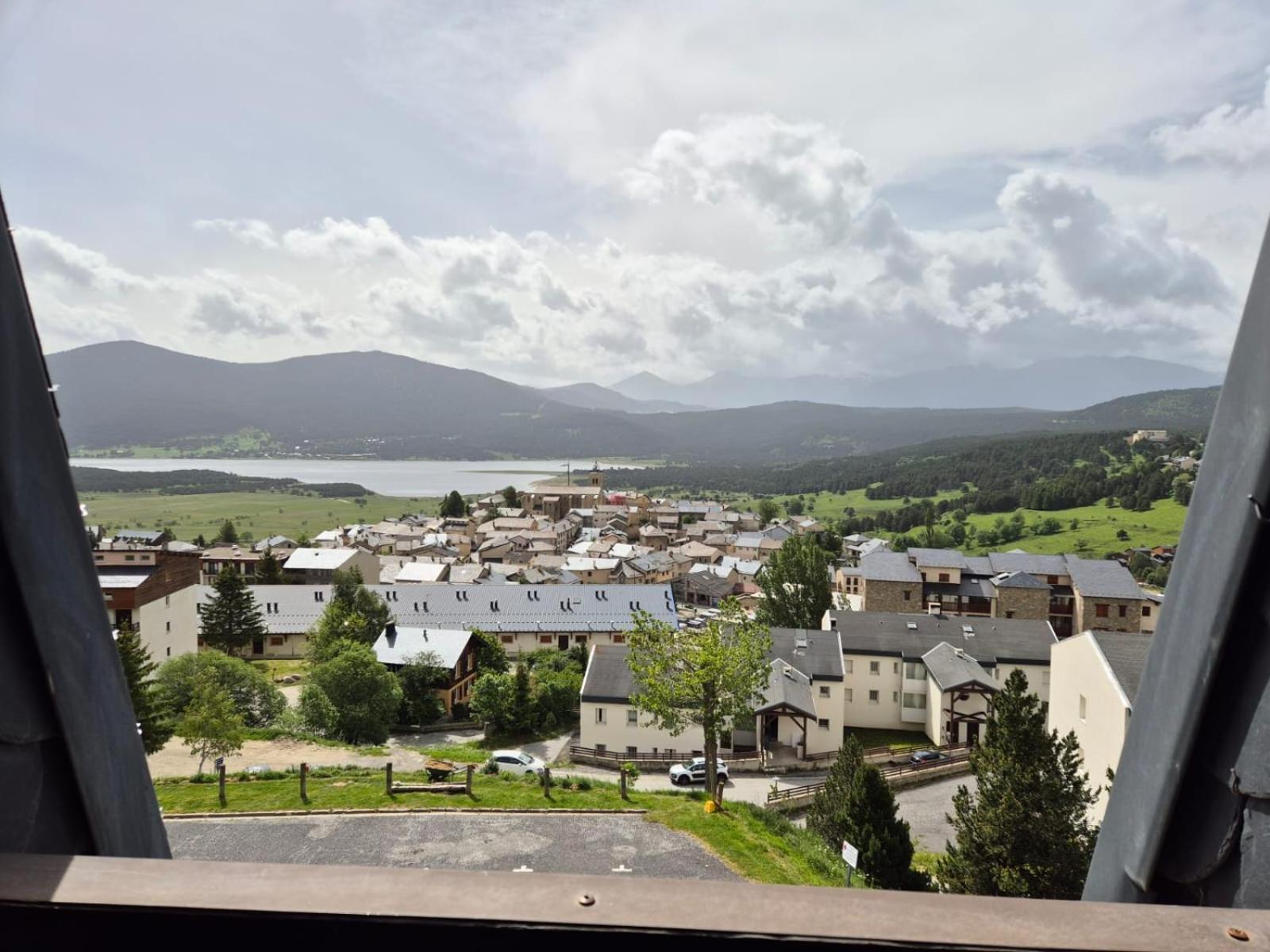 Studio Avec Loggia Les Angles - Superbe Vue Sur Lac Et Montagnes Екстер'єр фото