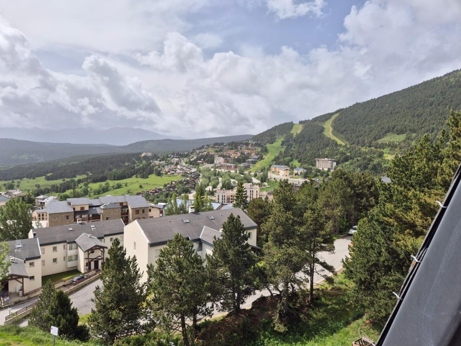 Studio Avec Loggia Les Angles - Superbe Vue Sur Lac Et Montagnes Екстер'єр фото